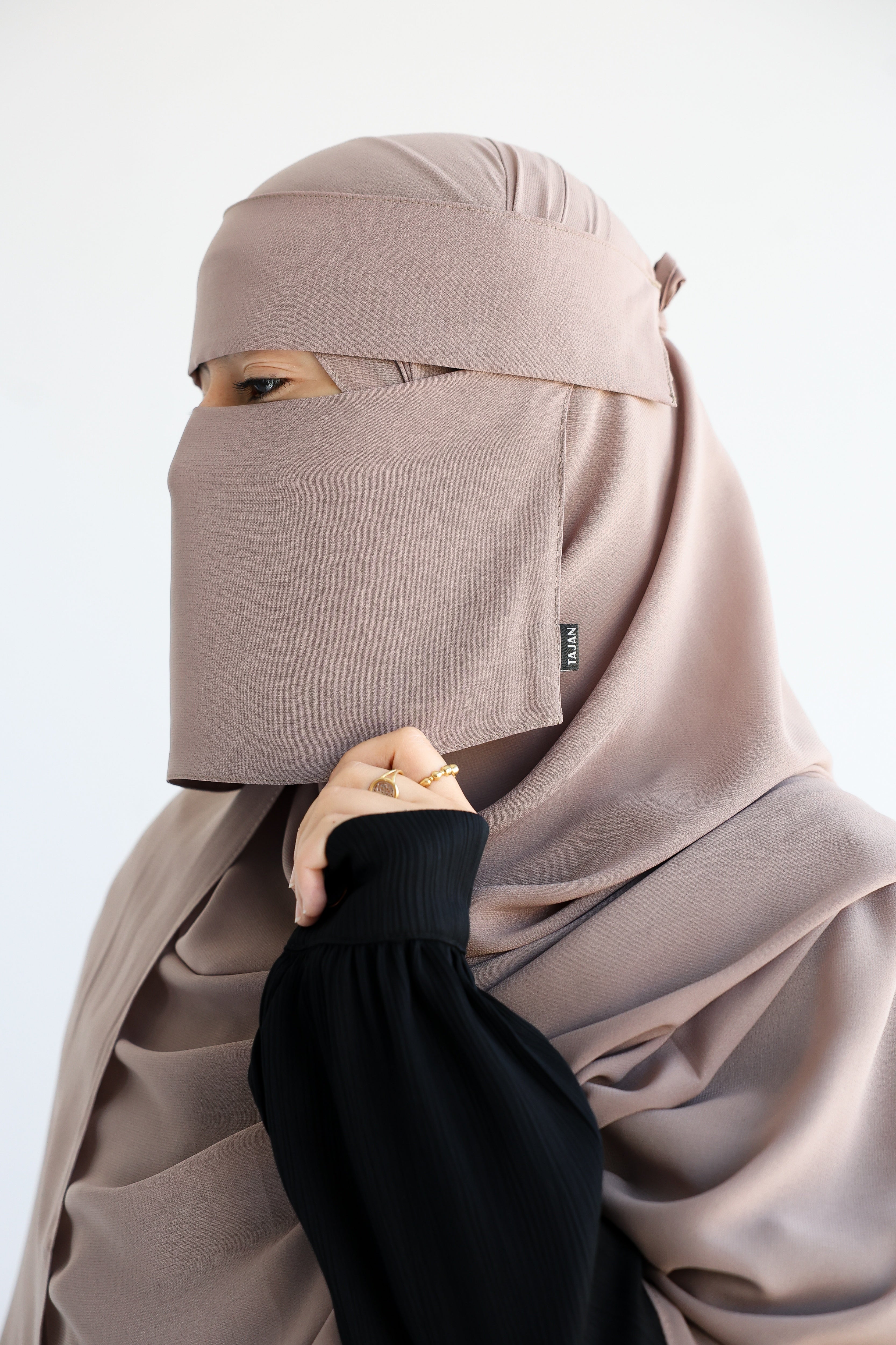 Tanda Niqab